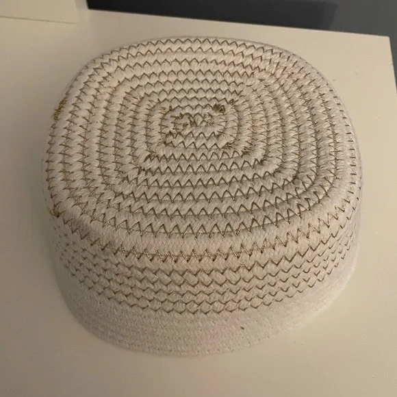 Coiled Rope Square Storage Basket, bottom 7x7 inches, beige, brand new - Picture 6 of 6